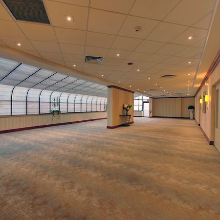 Holiday Inn Plainview-Long Island By Ihg Exterior photo