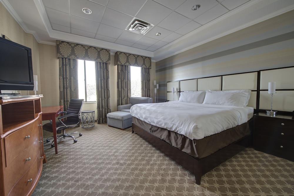 Holiday Inn Plainview-Long Island By Ihg Exterior photo