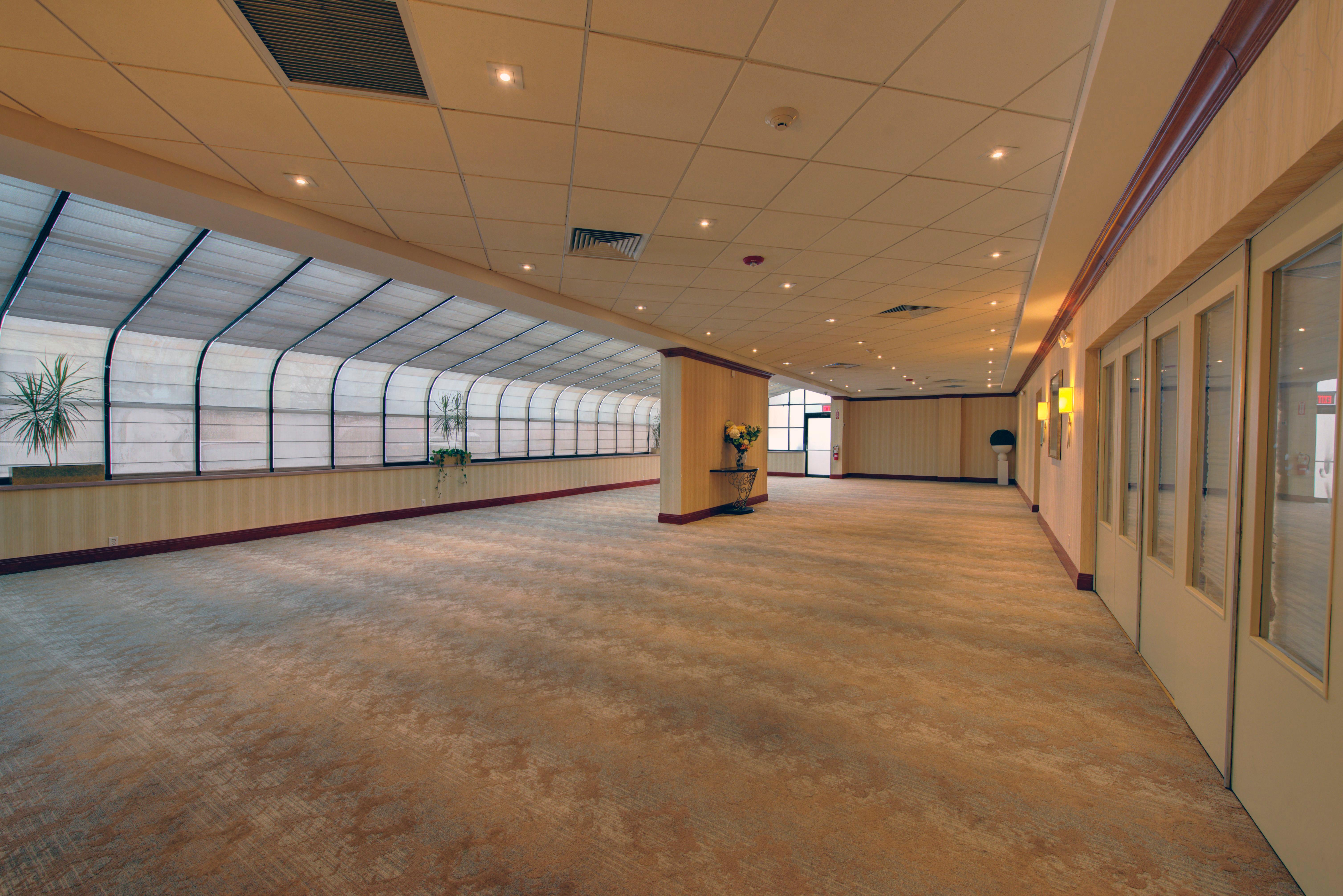 Holiday Inn Plainview-Long Island By Ihg Exterior photo