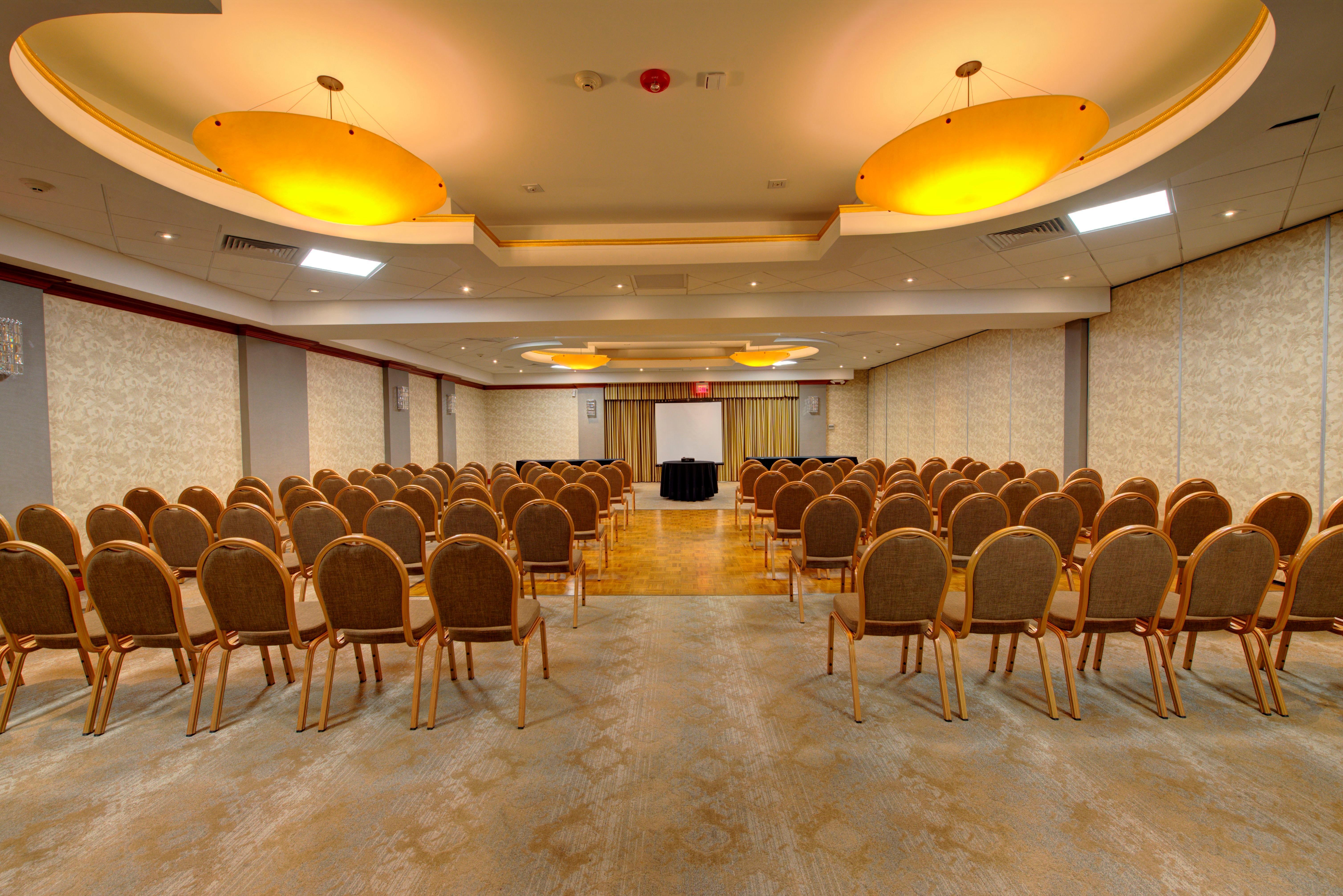 Holiday Inn Plainview-Long Island By Ihg Exterior photo
