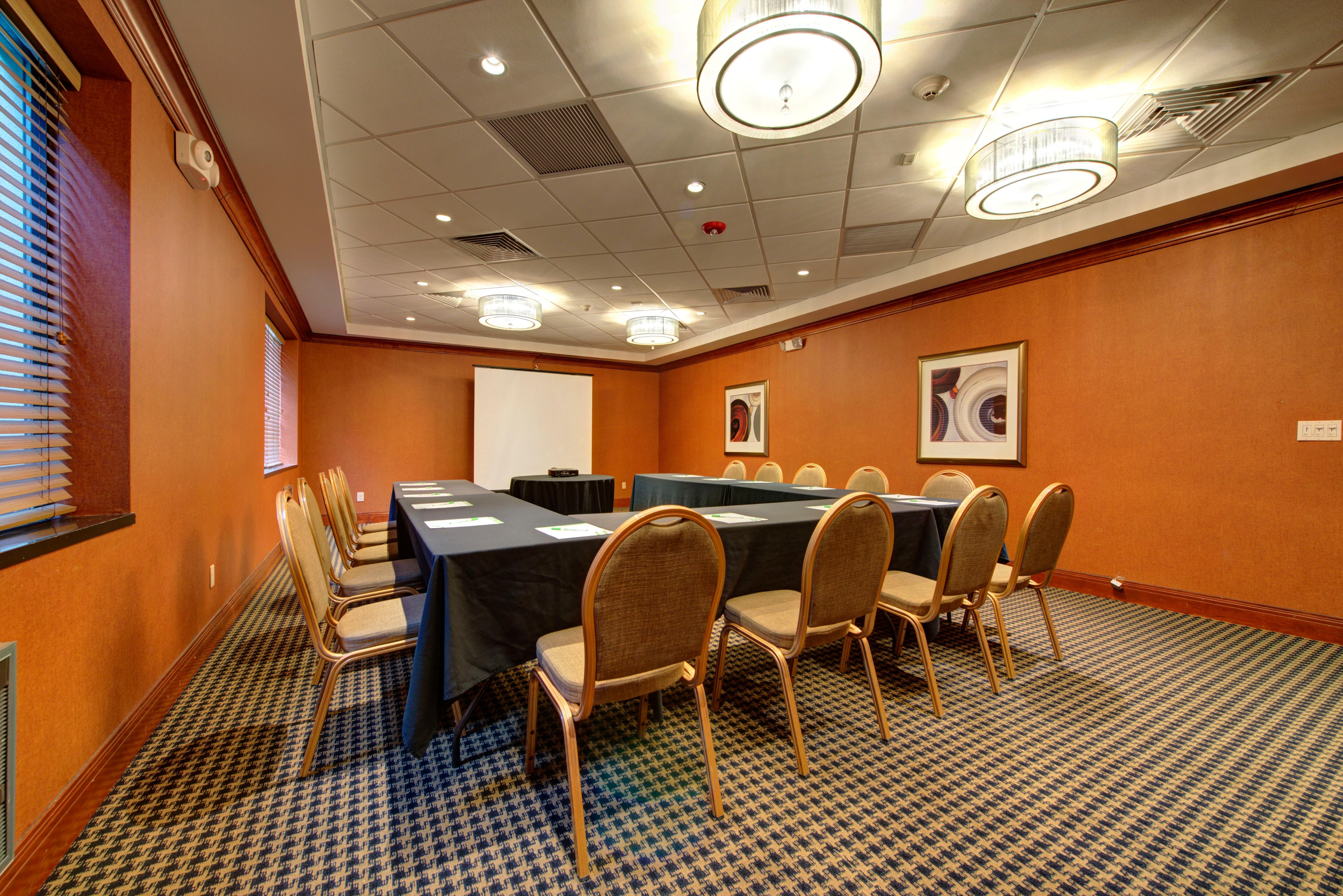 Holiday Inn Plainview-Long Island By Ihg Exterior photo