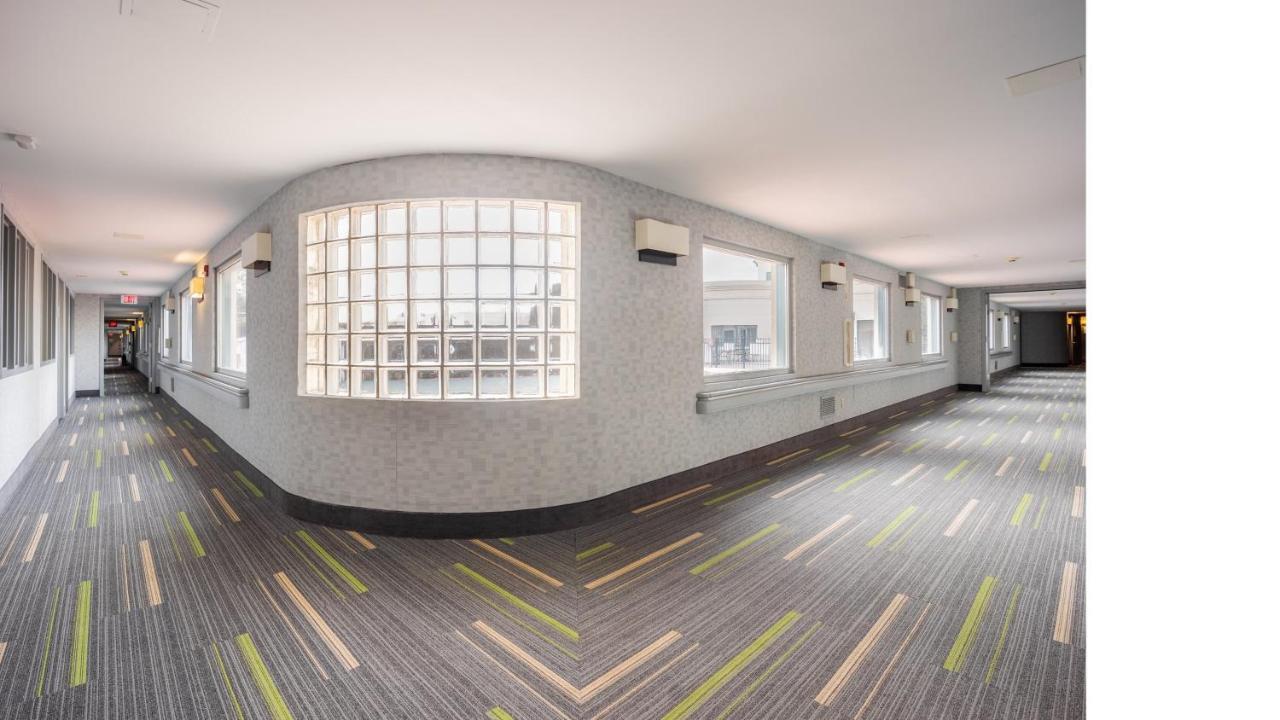 Holiday Inn Plainview-Long Island By Ihg Exterior photo