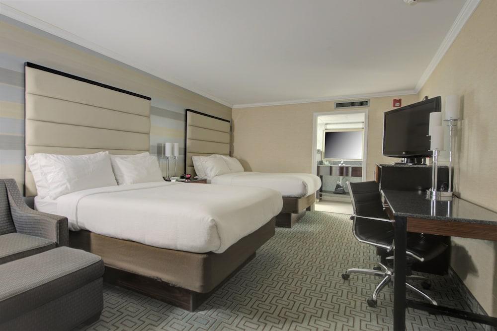 Holiday Inn Plainview-Long Island By Ihg Exterior photo